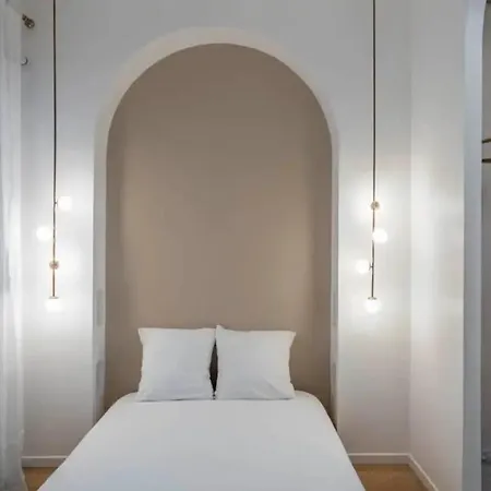 Tour Eiffel - Champ De Mars Exquisite 3bd 3bth *