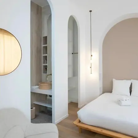 Tour Eiffel - Champ De Mars Exquisite 3bd 3bth *