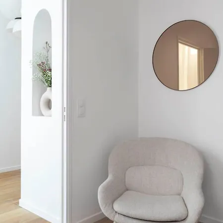 Tour Eiffel - Champ De Mars Exquisite 3bd 3bth Paris