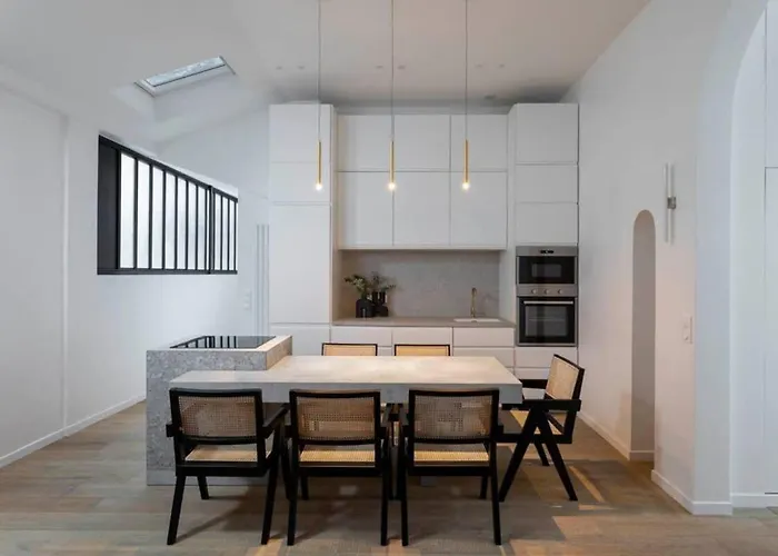 Tour Eiffel - Champ De Mars Exquisite 3bd 3bth Paris