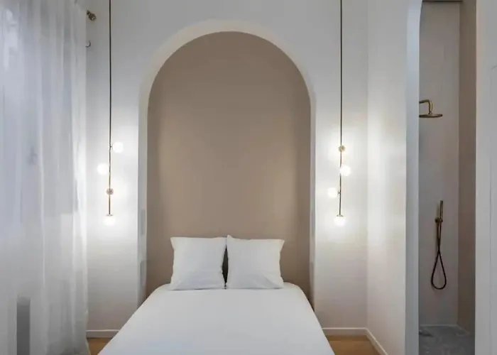 Tour Eiffel - Champ De Mars Exquisite 3bd 3bth *