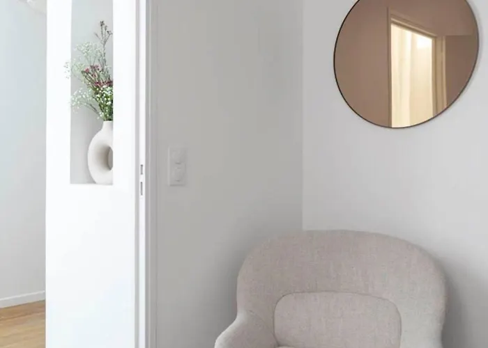 Tour Eiffel - Champ De Mars Exquisite 3bd 3bth Paris