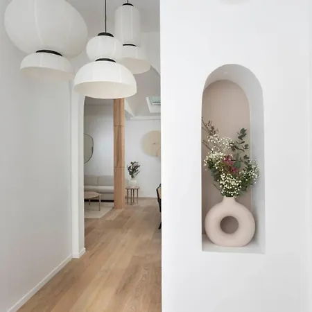 Tour Eiffel - Champ De Mars Exquisite 3bd 3bth Apartment