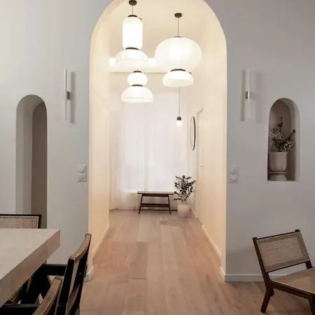 Апартаменты Tour Eiffel - Champ De Mars Exquisite 3bd 3bth *